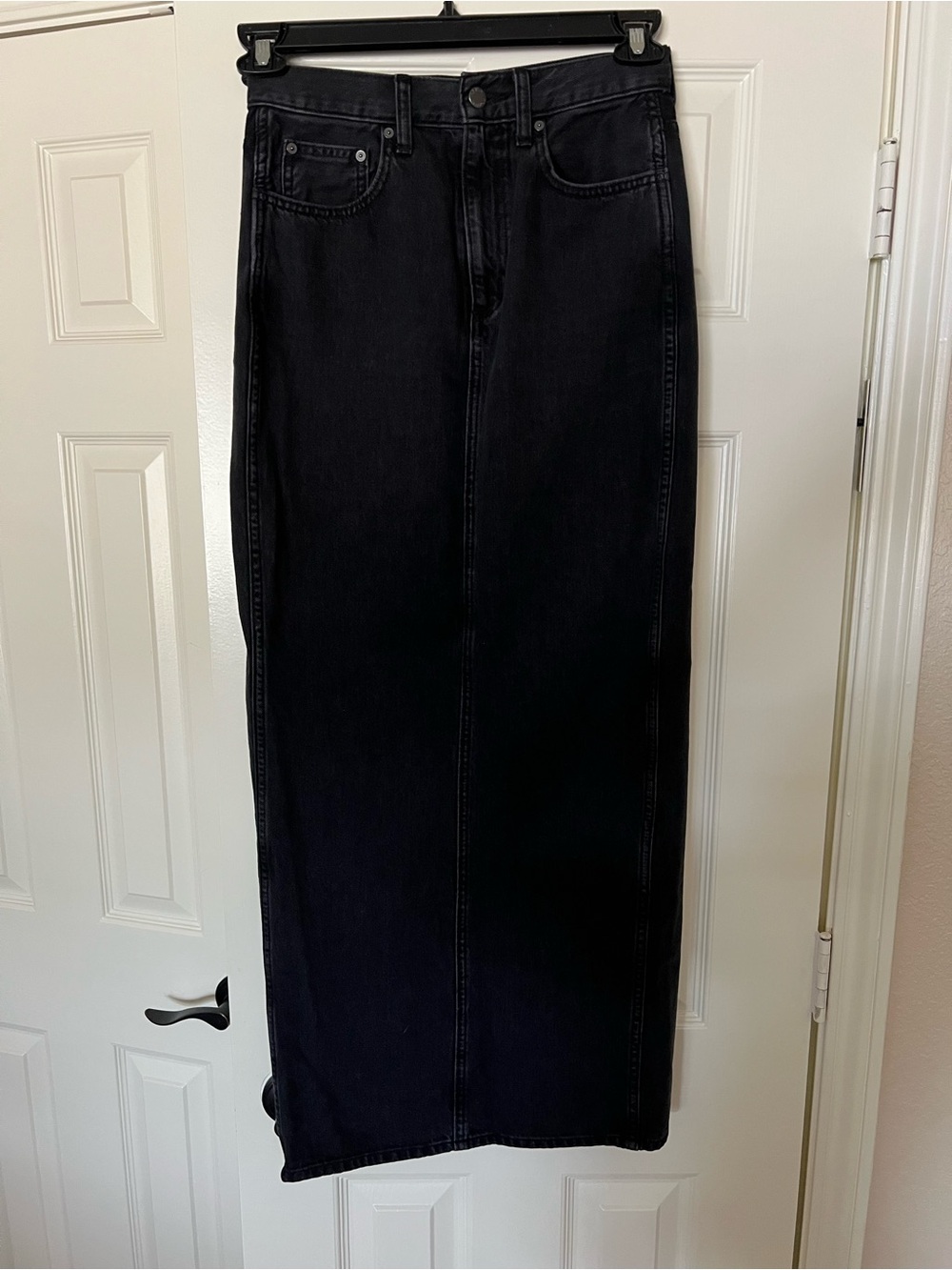 Aritzia Denim Forum Black Women’s High-Rise Maxi Denim Skirt